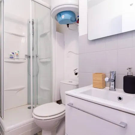 Grand Place And Equipped Studio! * Rijsel