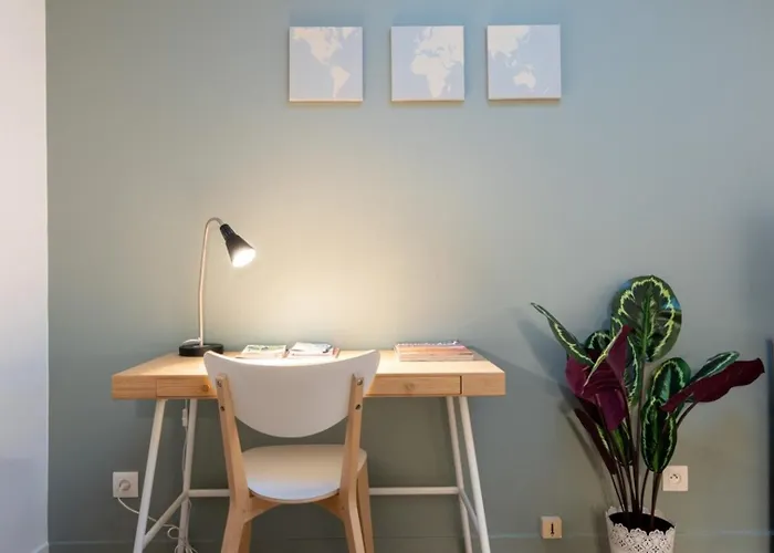 Grand Place And Equipped Studio! 아파트 *